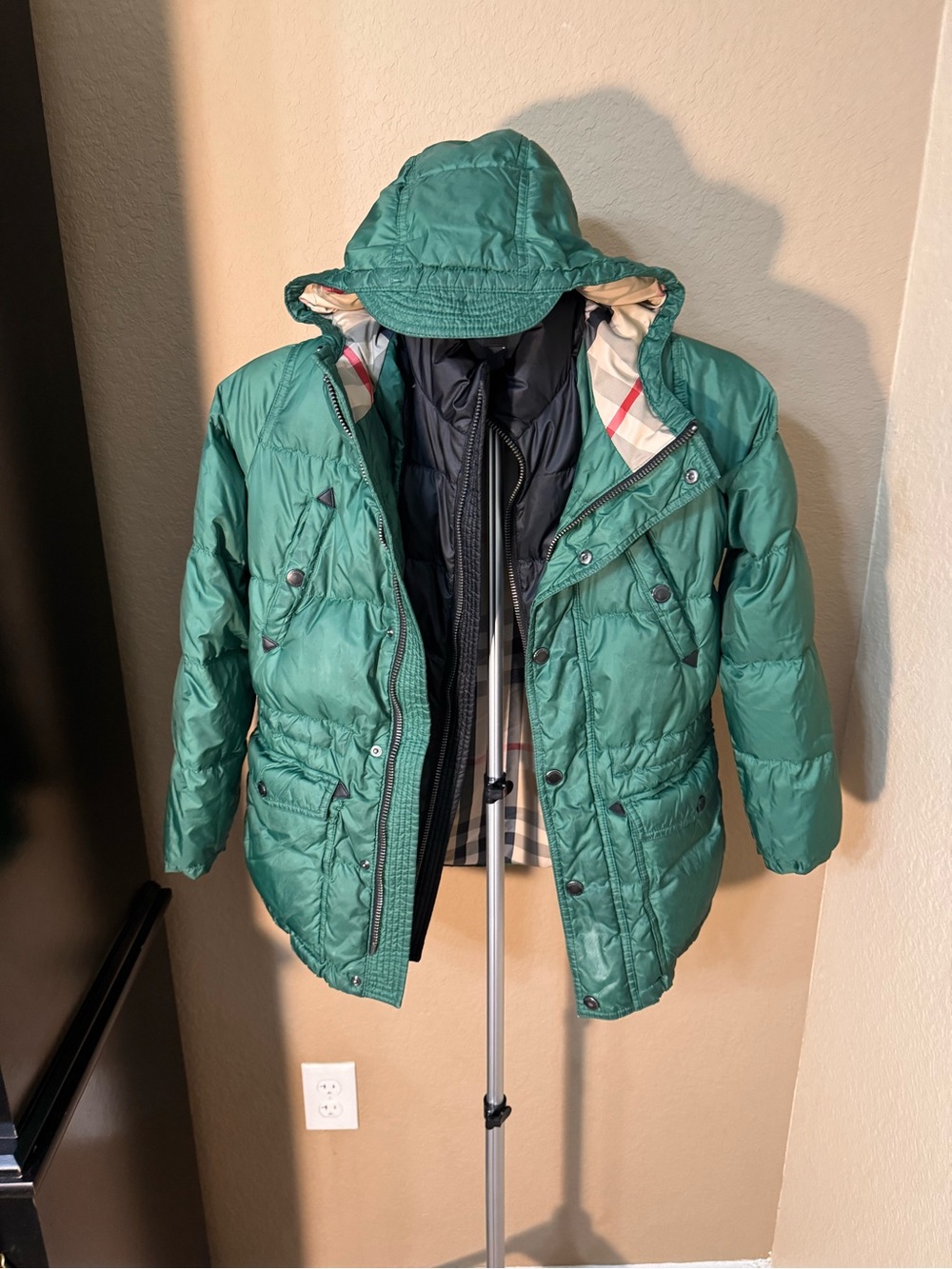 Burberry Green Quilted Hooded Puffer Jacket with Check Lining